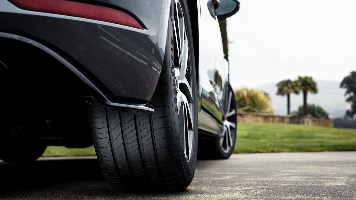 Testy letních pneumatik 2021: Překvapení ve dvou rozměrech